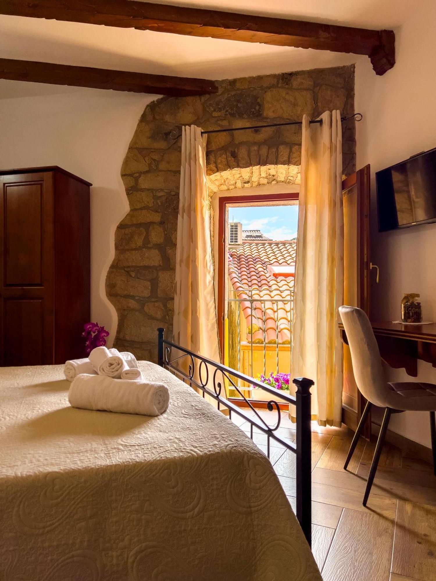 La Torre Del Pozzo Guest House Bosa Exterior photo