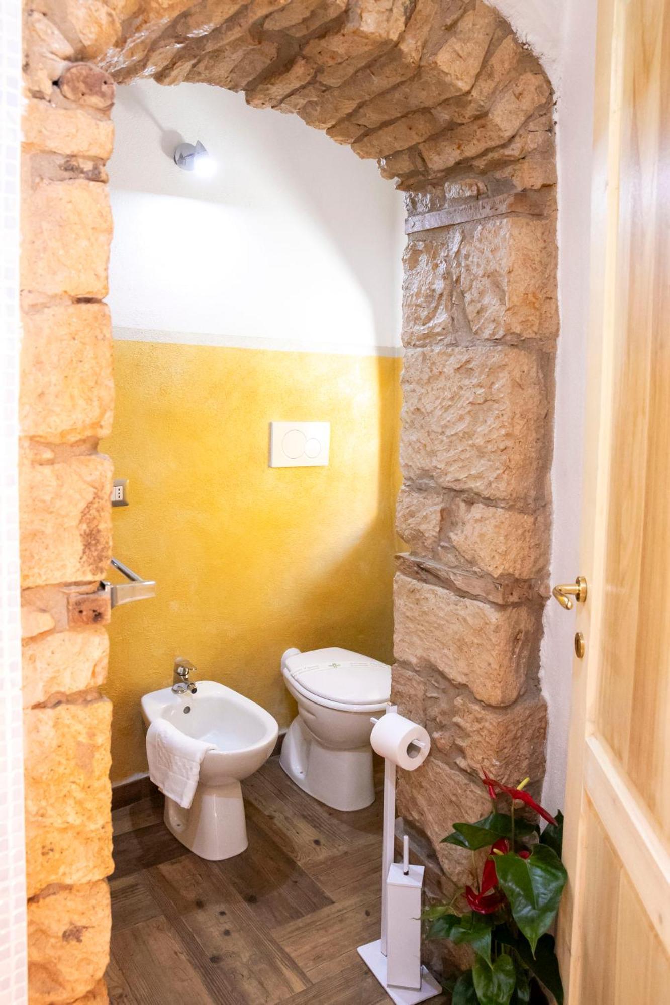 La Torre Del Pozzo Guest House Bosa Exterior photo
